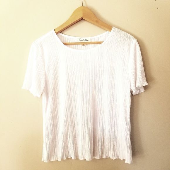 Vintage Tops - 𝅺VINTAGE White Lettuce Blouse Silky Pleated Fabric Size Small